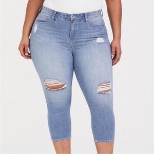 Torrid Distressed Sky High Skinny Cropped 16